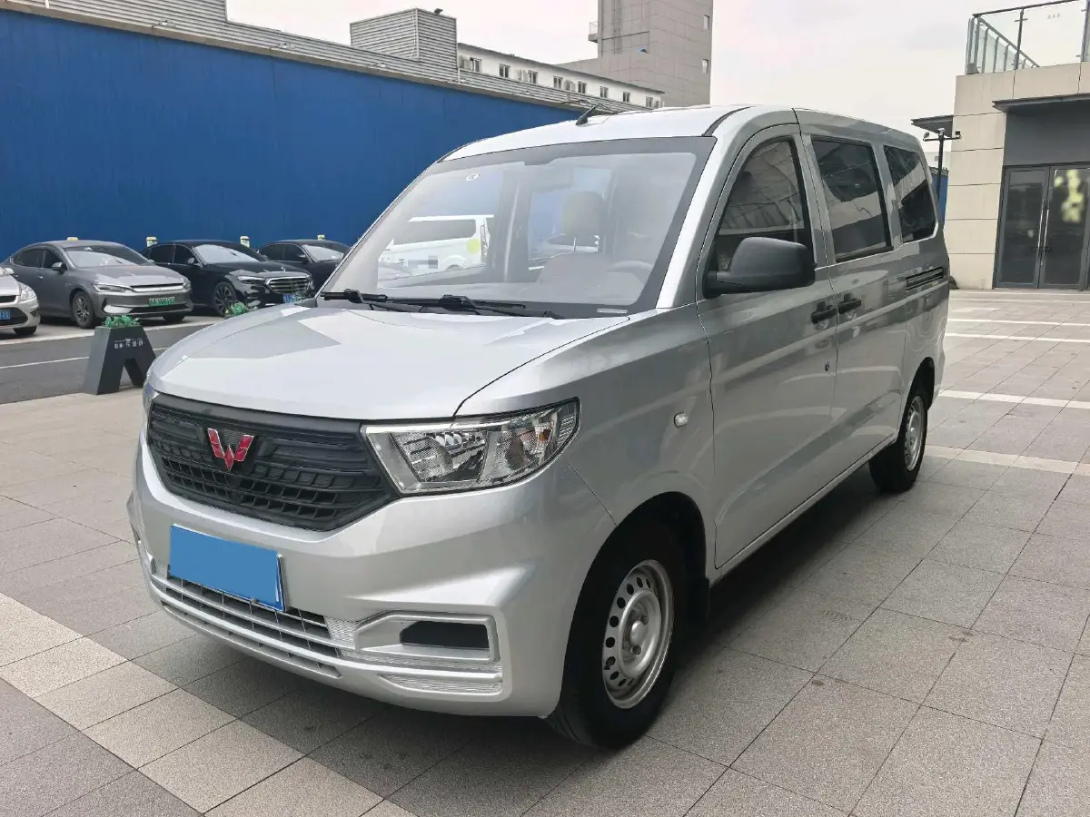 2019 WuLing HongGuang V 1.5L 99HP L4 6MT 2019 WuLing HongGuang V 1.5L 99HP L4 6MT
