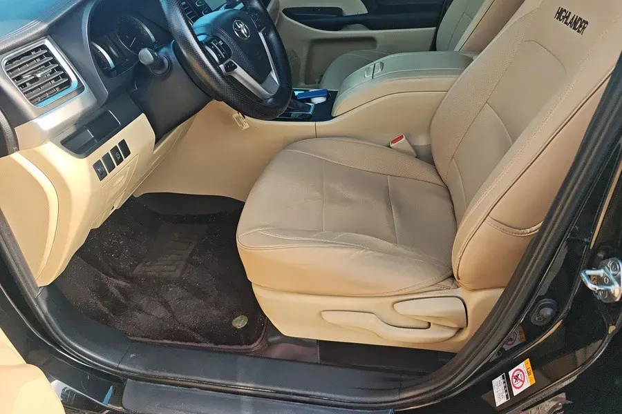 2021 Toyota Highlander 2.0T 220HP L4 6AT,autocango,china used car exporter,china ev exporter,chinese used car exporter,chinese used ev exporter