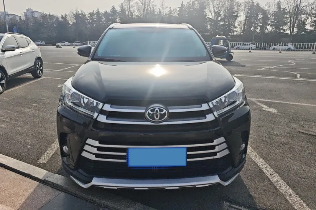2021 Toyota Highlander 2.0T 220HP L4 6AT,autocango,china used car exporter,china ev exporter,chinese used car exporter,chinese used ev exporter