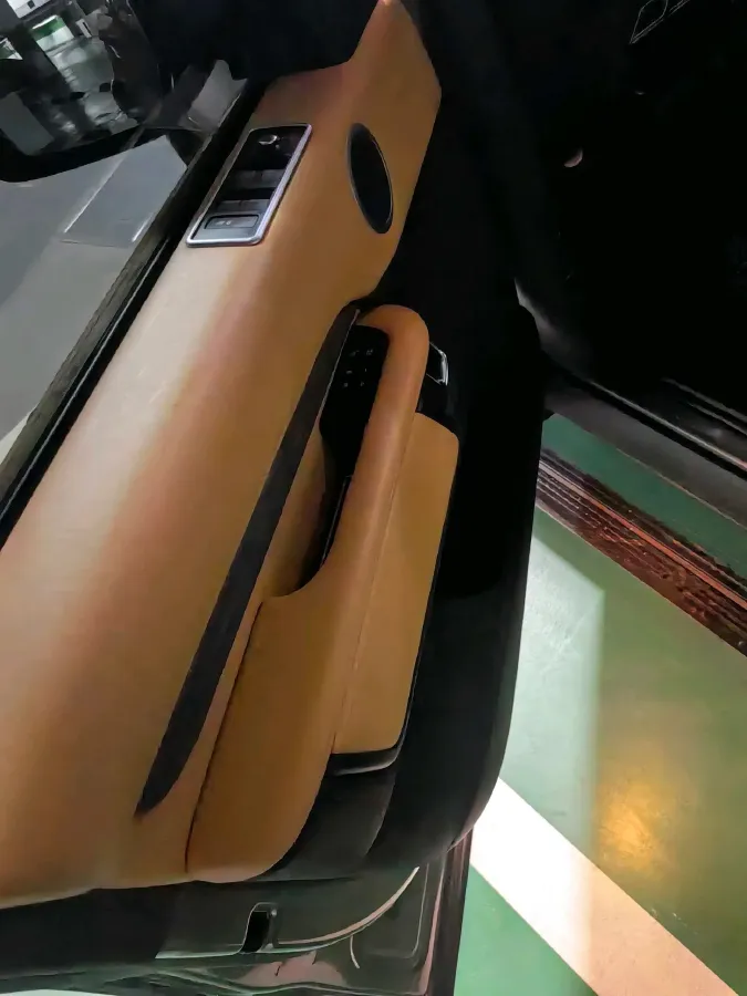 2018 Land Rover Discovery 3.0T 340HP V6 8AT,autocango,china used car exporter,china ev exporter,chinese used car exporter,chinese used ev exporter