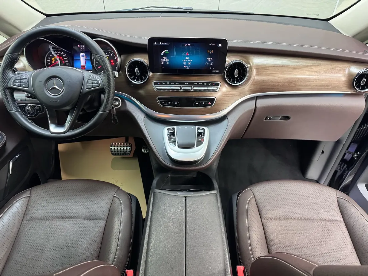 2021 Mercedes-Benz V Class 2.0T 211HP L4 9AT,autocango,china used car exporter,china ev exporter,chinese used car exporter,chinese used ev exporter