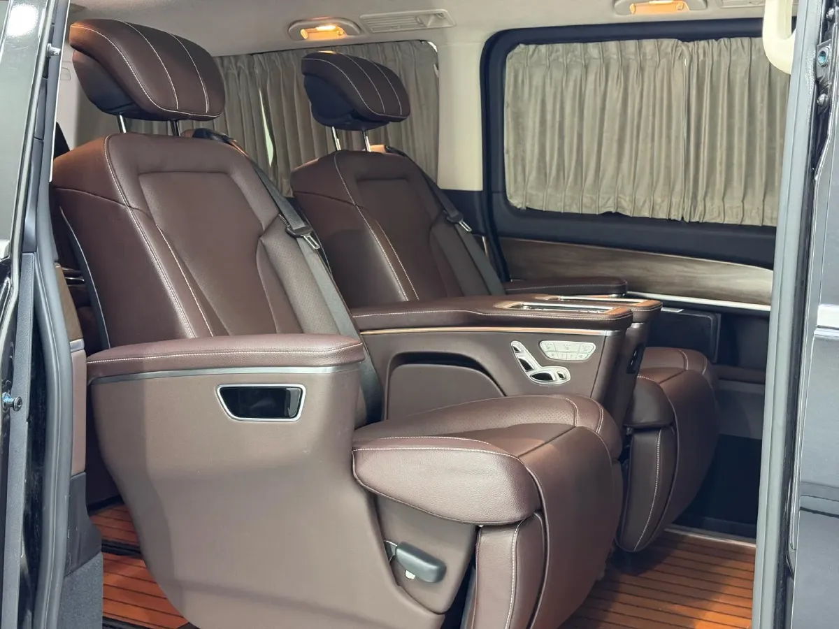 2021 Mercedes-Benz V Class 2.0T 211HP L4 9AT,autocango,china used car exporter,china ev exporter,chinese used car exporter,chinese used ev exporter