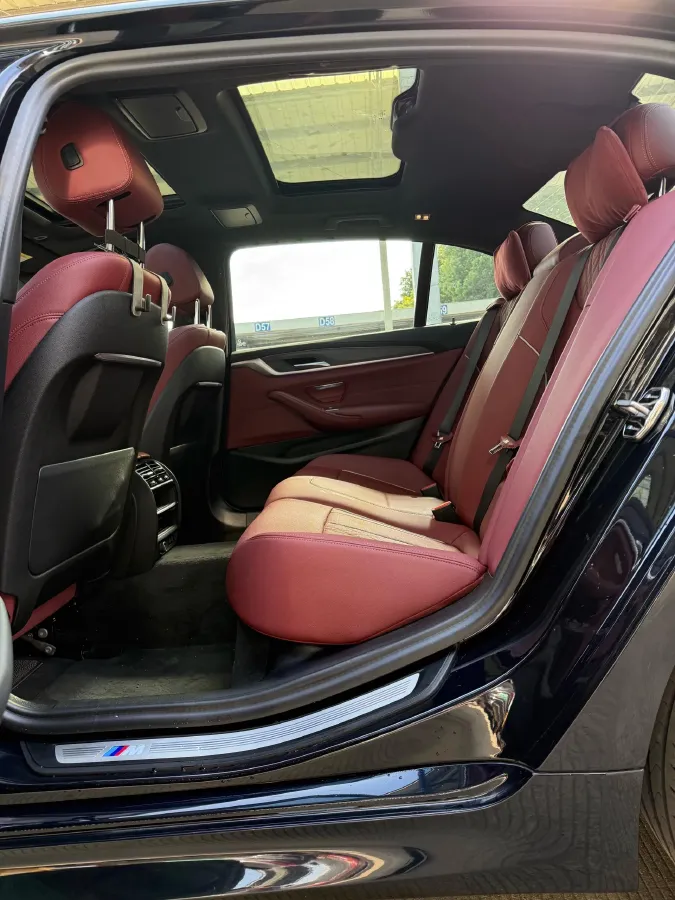 2023 BMW 5 Series 2.0T 245HP L4 8AT,autocango,china used car exporter,china ev exporter,chinese used car exporter,chinese used ev exporter