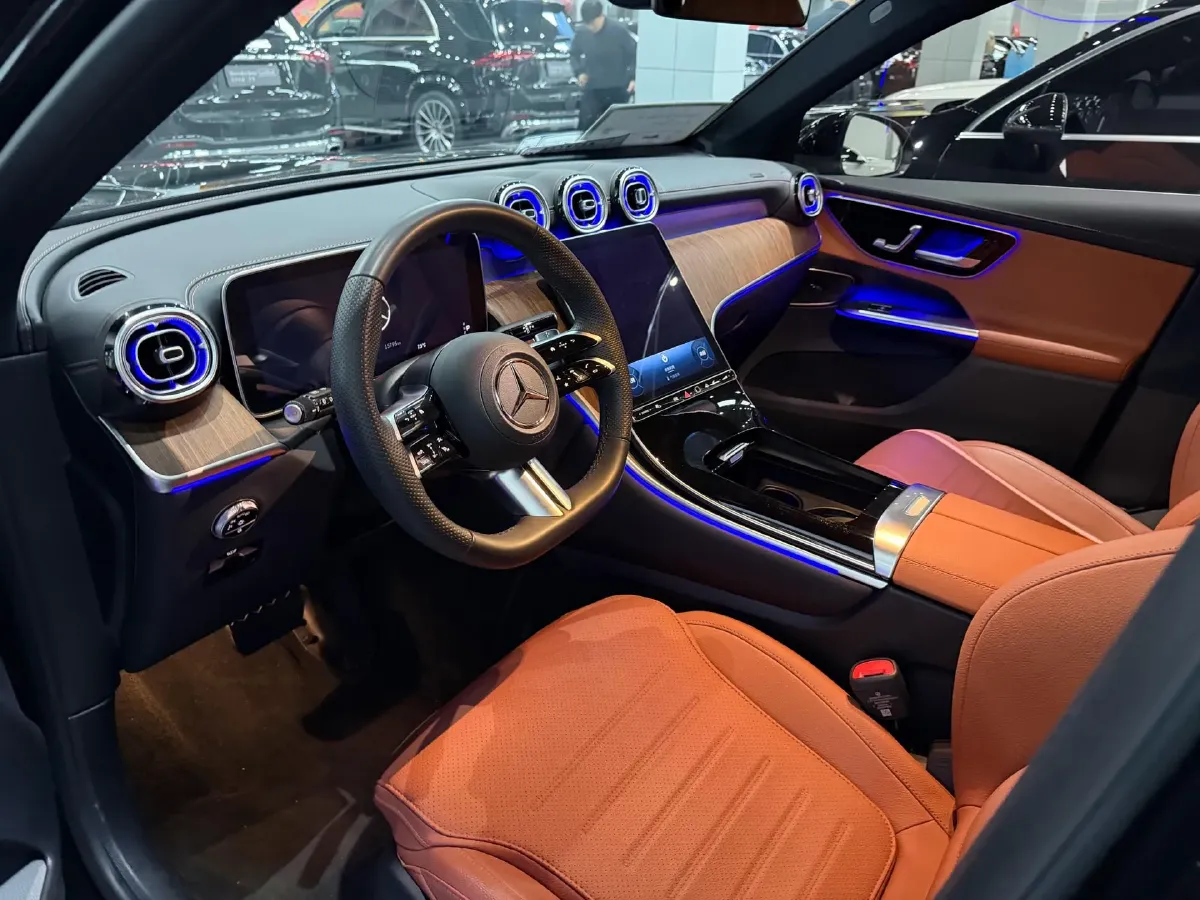 2024 Mercedes-Benz GLC Class 2.0T 258HP L4 9AT,autocango,china used car exporter,china ev exporter,chinese used car exporter,chinese used ev exporter