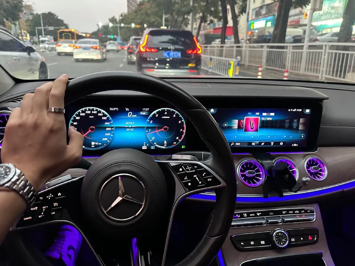 2022 Mercedes-Benz E Class 2.0T 258HP L4 9AT,autocango,china used car exporter,china ev exporter,chinese used car exporter,chinese used ev exporter