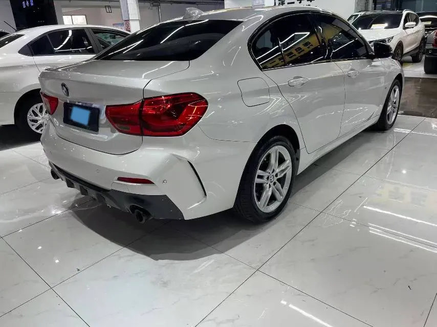 2021 BMW 1 Series 1.5T 140HP L3 7DCT,autocango,china used car exporter,china ev exporter,chinese used car exporter,chinese used ev exporter