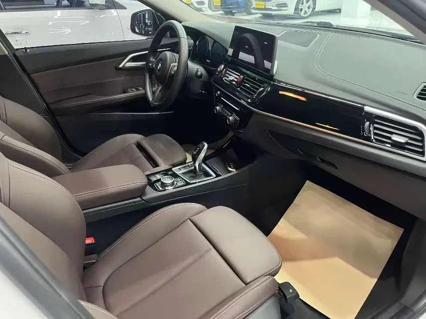 2021 BMW 1 Series 1.5T 140HP L3 7DCT,autocango,china used car exporter,china ev exporter,chinese used car exporter,chinese used ev exporter