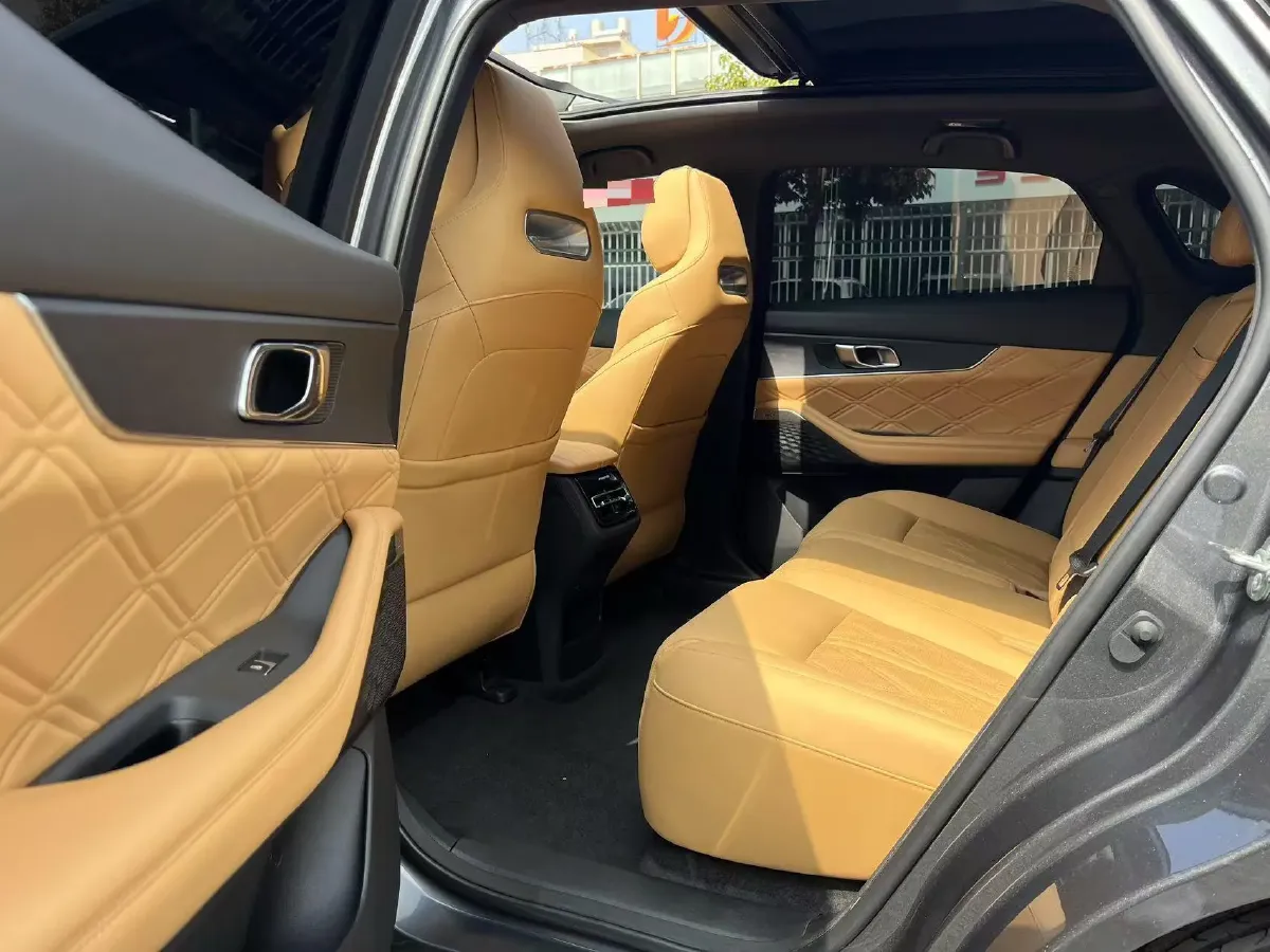 2024 ChangAn UNI-K 2.0T 233HP L4 8AT,autocango,china used car exporter,china ev exporter,chinese used car exporter,chinese used ev exporter