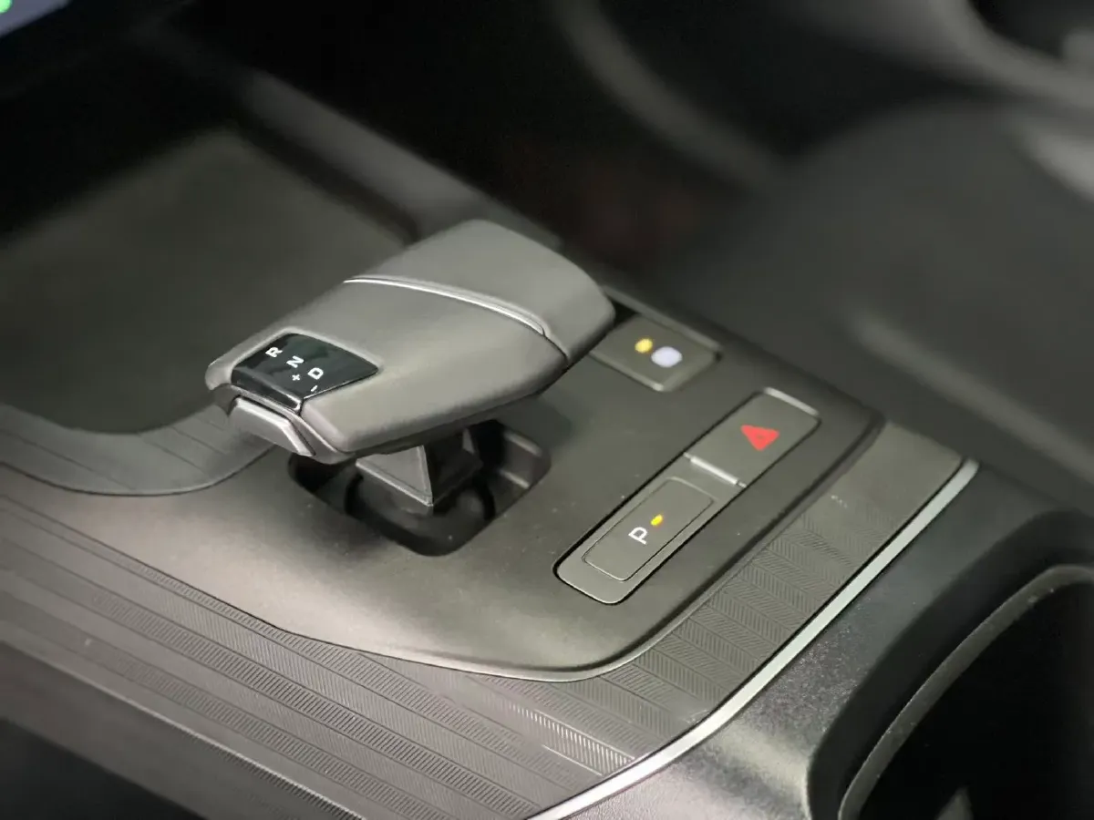 2025 ChangAn Eado 1.5T 192HP L4 7DCT,autocango,china used car exporter,china ev exporter,chinese used car exporter,chinese used ev exporter