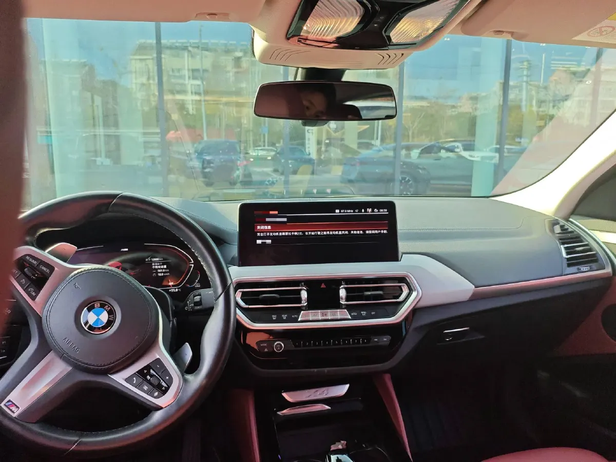 2022 BMW X4 2.0T 245HP L4 8AT,autocango,china used car exporter,china ev exporter,chinese used car exporter,chinese used ev exporter