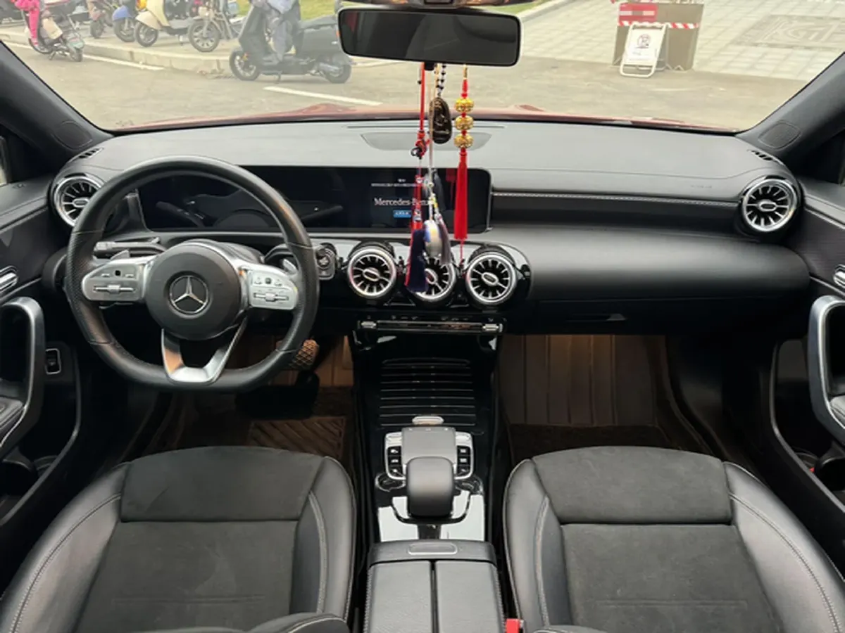 2020 Mercedes-Benz A Class 1.3T 163HP L4 7DCT,autocango,china used car exporter,china ev exporter,chinese used car exporter,chinese used ev exporter
