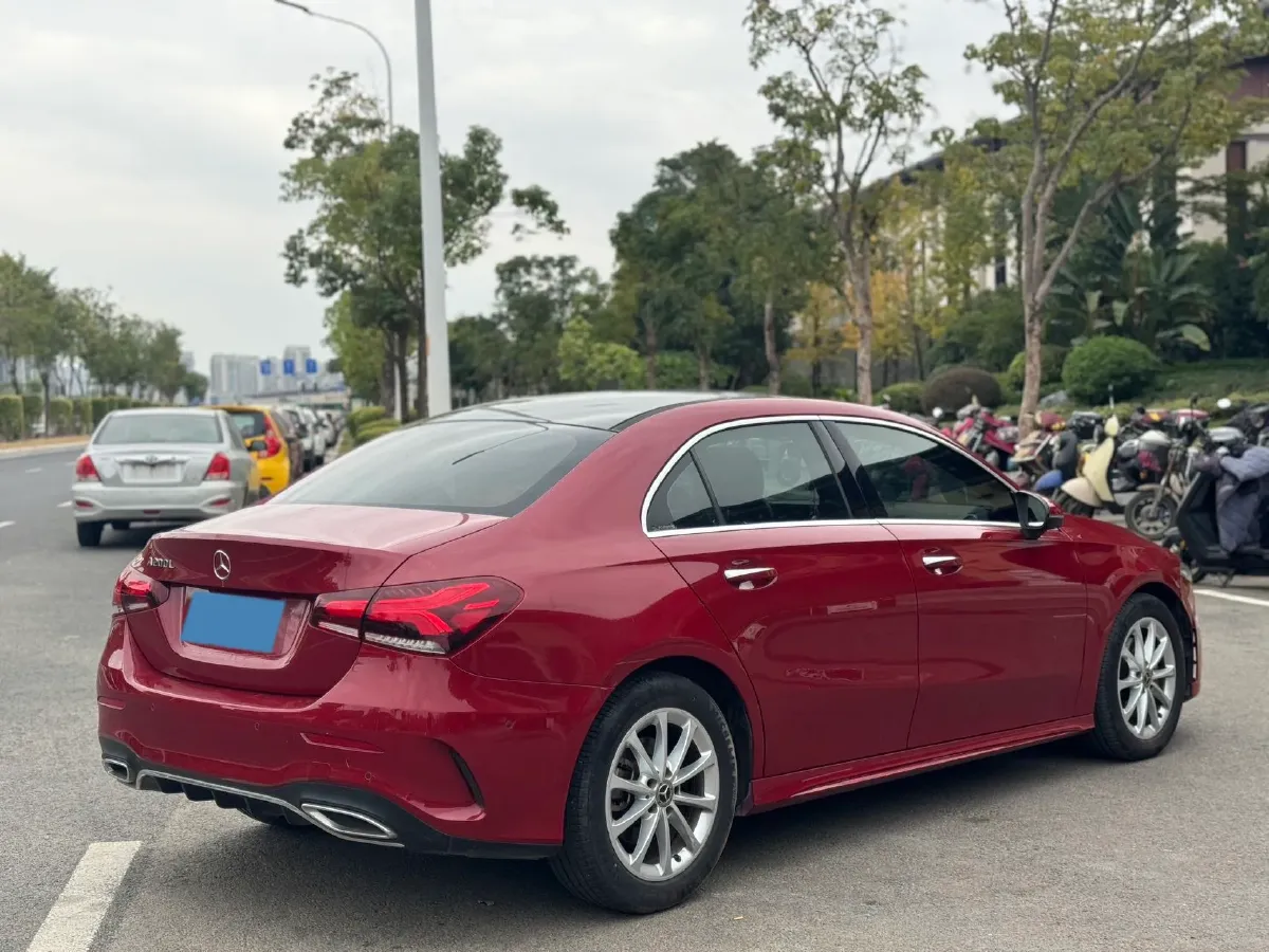2020 Mercedes-Benz A Class 1.3T 163HP L4 7DCT,autocango,china used car exporter,china ev exporter,chinese used car exporter,chinese used ev exporter