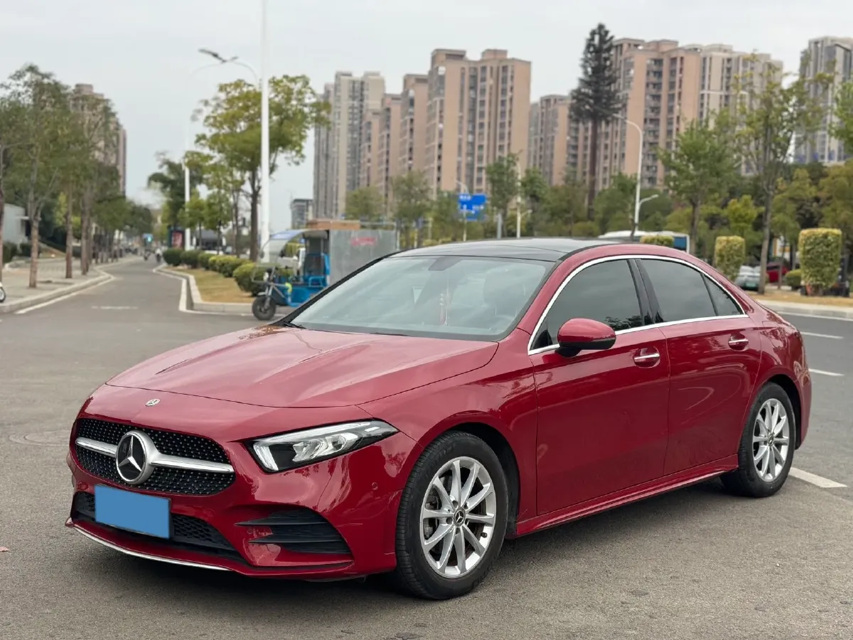 2020 Mercedes-Benz A Class 1.3T 163HP L4 7DCT,autocango,china used car exporter,china ev exporter,chinese used car exporter,chinese used ev exporter