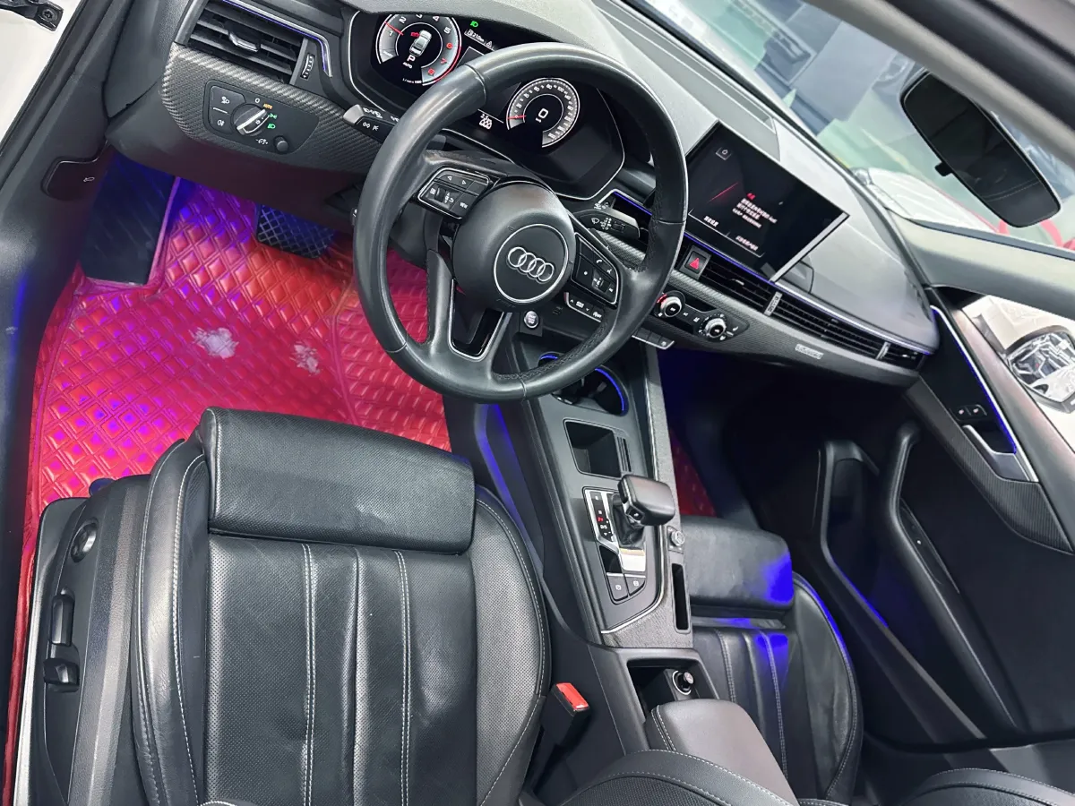 2022 Audi A4L 2.0T 190HP L4 7DCT,autocango,china used car exporter,china ev exporter,chinese used car exporter,chinese used ev exporter