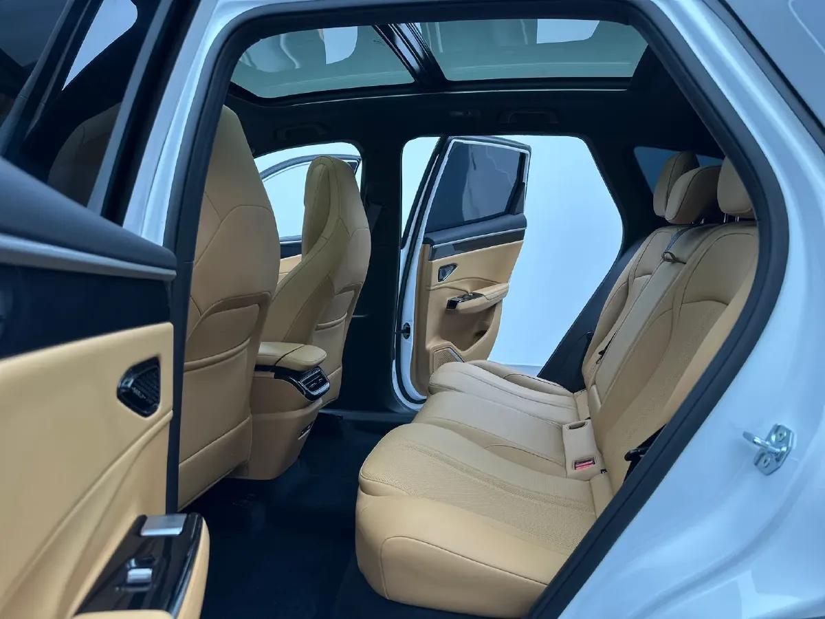 2025 Geely Galaxy L7 1.5L 112HP L4 1DHT PHEV 18.4KWH,autocango,china used car exporter,china ev exporter,chinese used car exporter,chinese used ev exporter