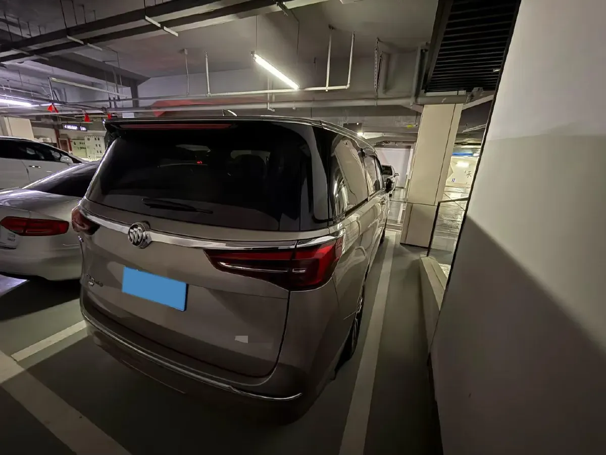 2022 Buick GL8 2.0T 237HP L4 9AT,autocango,china used car exporter,china ev exporter,chinese used car exporter,chinese used ev exporter