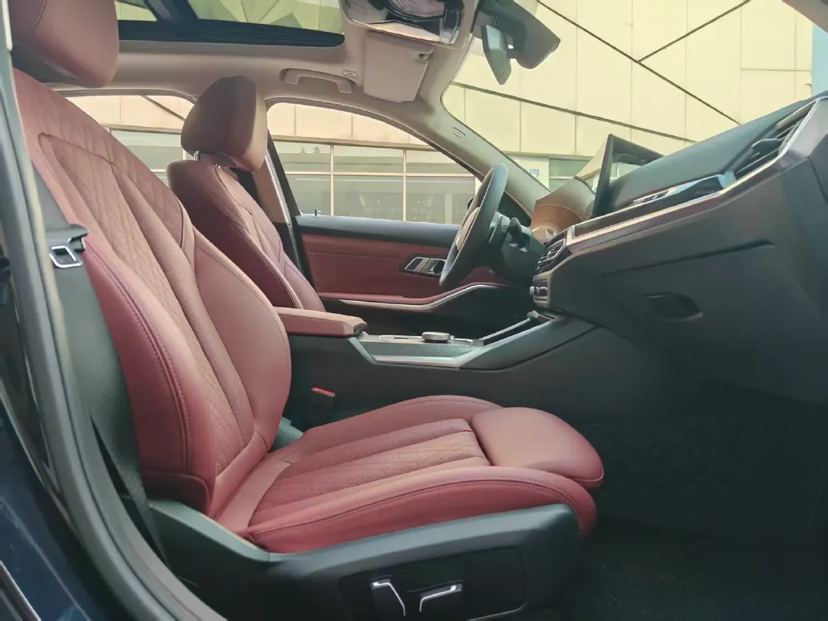 2024 BMW 3 Series 2.0T 184HP L4 8AT,autocango,china used car exporter,china ev exporter,chinese used car exporter,chinese used ev exporter