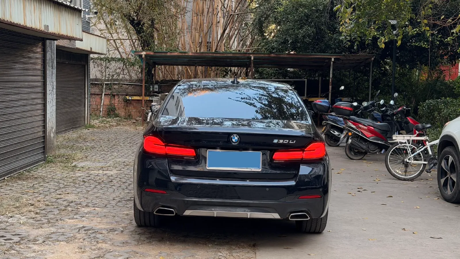 2023 BMW 5 Series 2.0T 245HP L4 8AT,autocango,china used car exporter,china ev exporter,chinese used car exporter,chinese used ev exporter