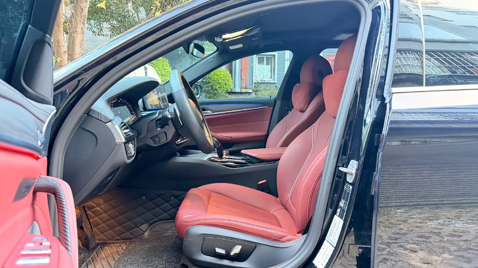 2023 BMW 5 Series 2.0T 245HP L4 8AT,autocango,china used car exporter,china ev exporter,chinese used car exporter,chinese used ev exporter