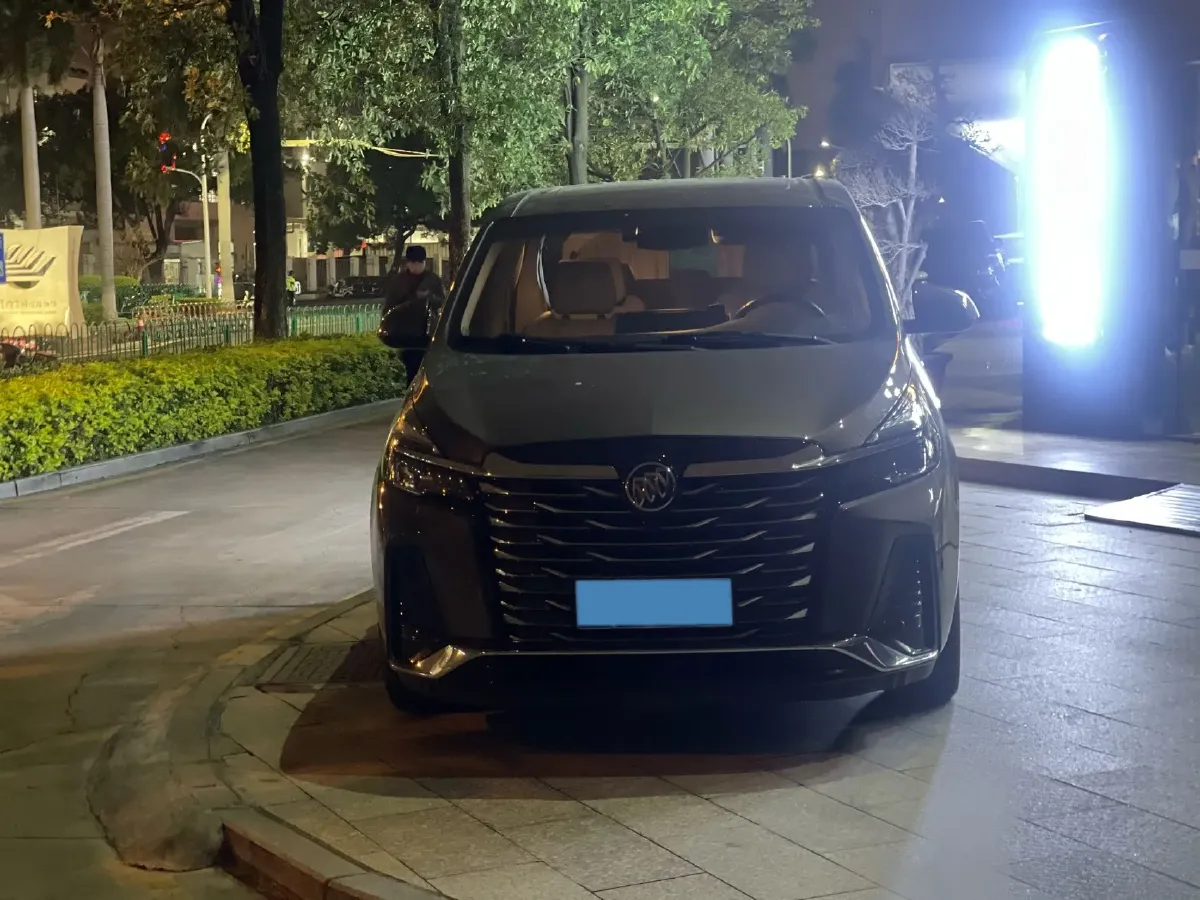 2022 Buick GL8 2.0T 237HP L4 9AT,autocango,china used car exporter,china ev exporter,chinese used car exporter,chinese used ev exporter