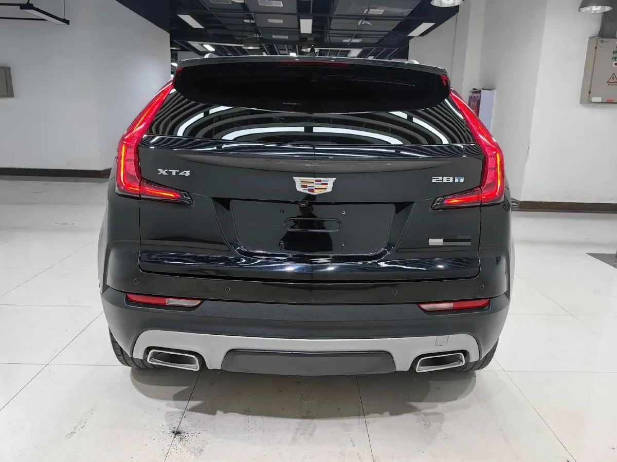 2022 Cadillac XT4 2.0T 237HP L4 9AT,autocango,china used car exporter,china ev exporter,chinese used car exporter,chinese used ev exporter