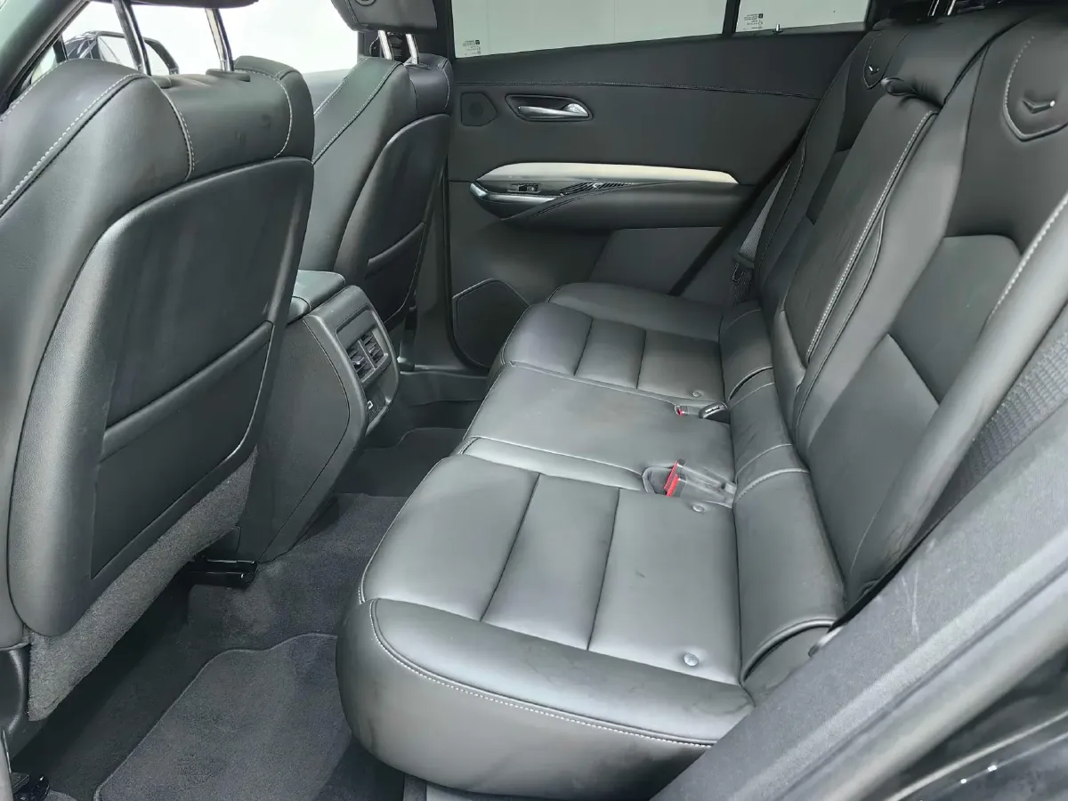 2022 Cadillac XT4 2.0T 237HP L4 9AT,autocango,china used car exporter,china ev exporter,chinese used car exporter,chinese used ev exporter