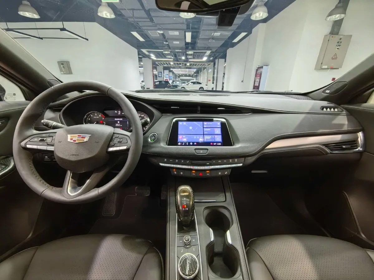 2022 Cadillac XT4 2.0T 237HP L4 9AT,autocango,china used car exporter,china ev exporter,chinese used car exporter,chinese used ev exporter