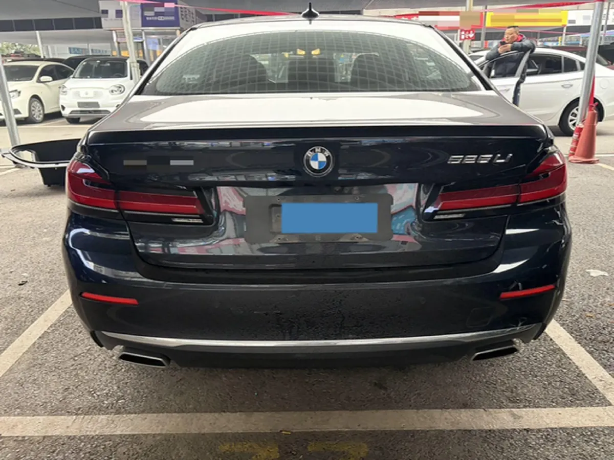 2022 BMW 5 Series 2.0T 184HP L4 8AT,autocango,china used car exporter,china ev exporter,chinese used car exporter,chinese used ev exporter
