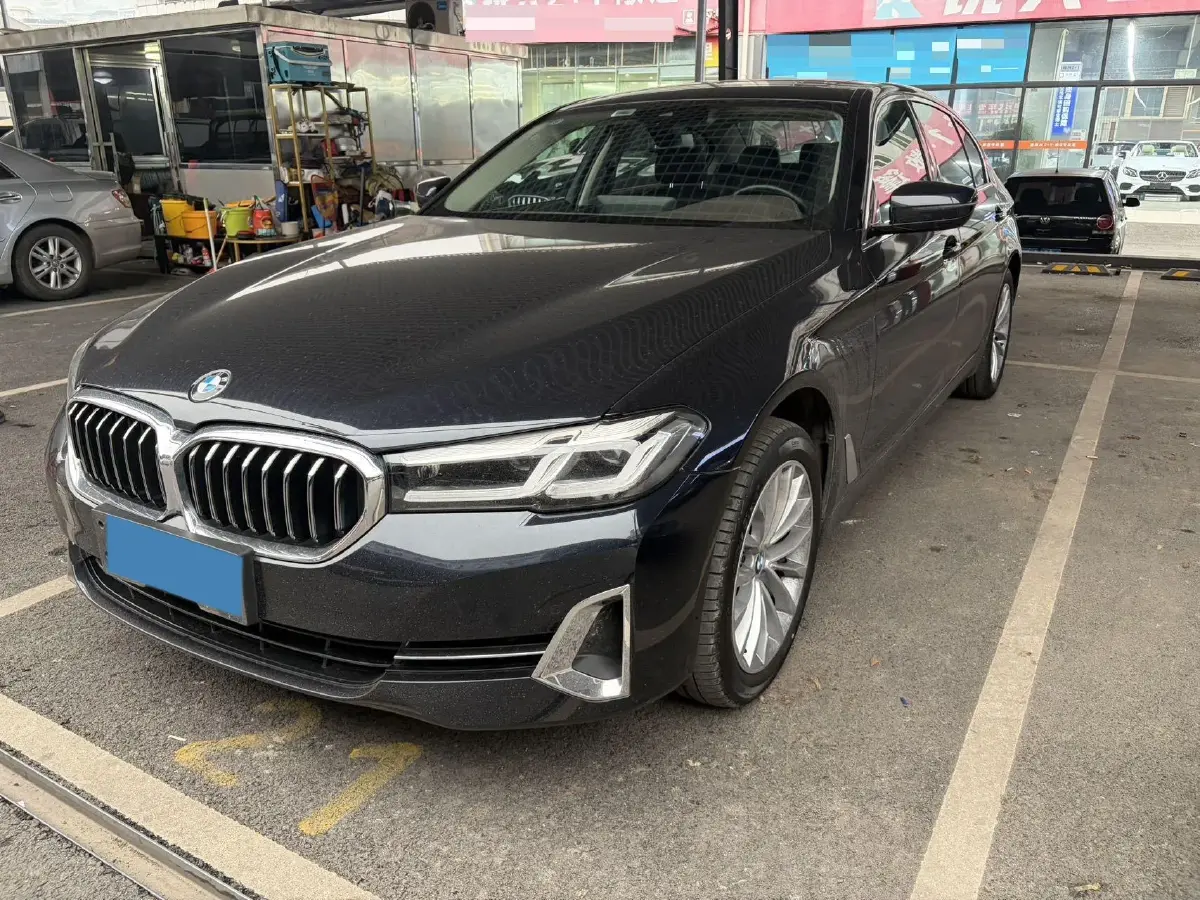 2022 BMW 5 Series 2.0T 184HP L4 8AT 2022 BMW 5 Series 2.0T 184HP L4 8AT