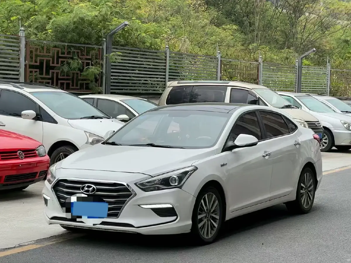 2017 Hyundai Mistra 1.6T 175HP L4 7DCT 2017 Hyundai Mistra 1.6T 175HP L4 7DCT