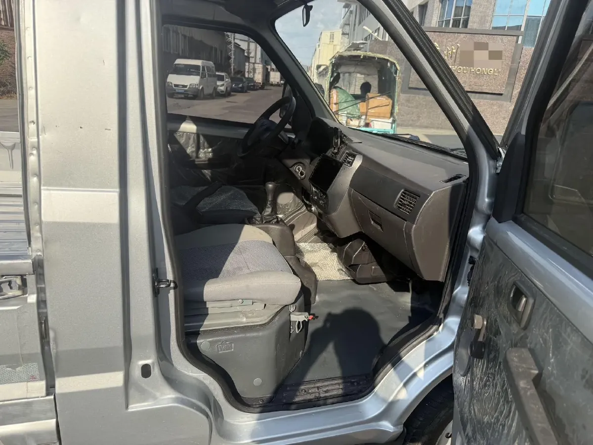 2022 NLM Motor QiTeng M70 1.5L 116HP L4 5MT,autocango,china used car exporter,china ev exporter,chinese used car exporter,chinese used ev exporter