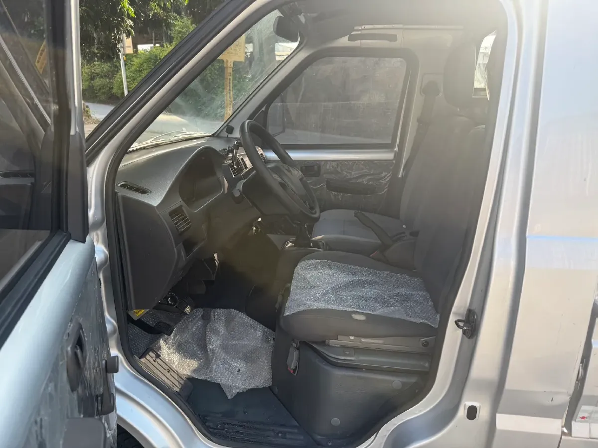 2022 NLM Motor QiTeng M70 1.5L 116HP L4 5MT,autocango,china used car exporter,china ev exporter,chinese used car exporter,chinese used ev exporter