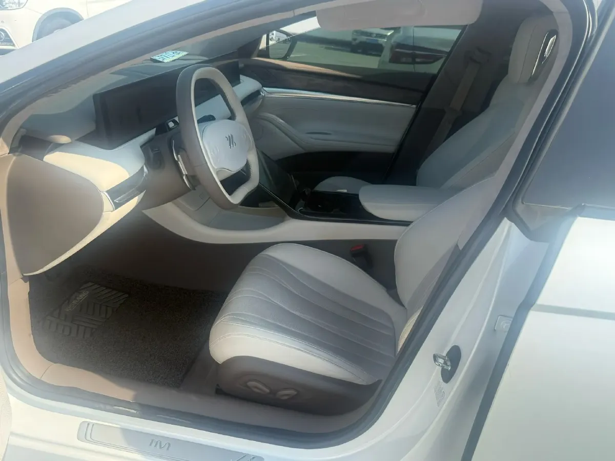 2022 IM L7 BEV 90KWH,autocango,china used car exporter,china ev exporter,chinese used car exporter,chinese used ev exporter