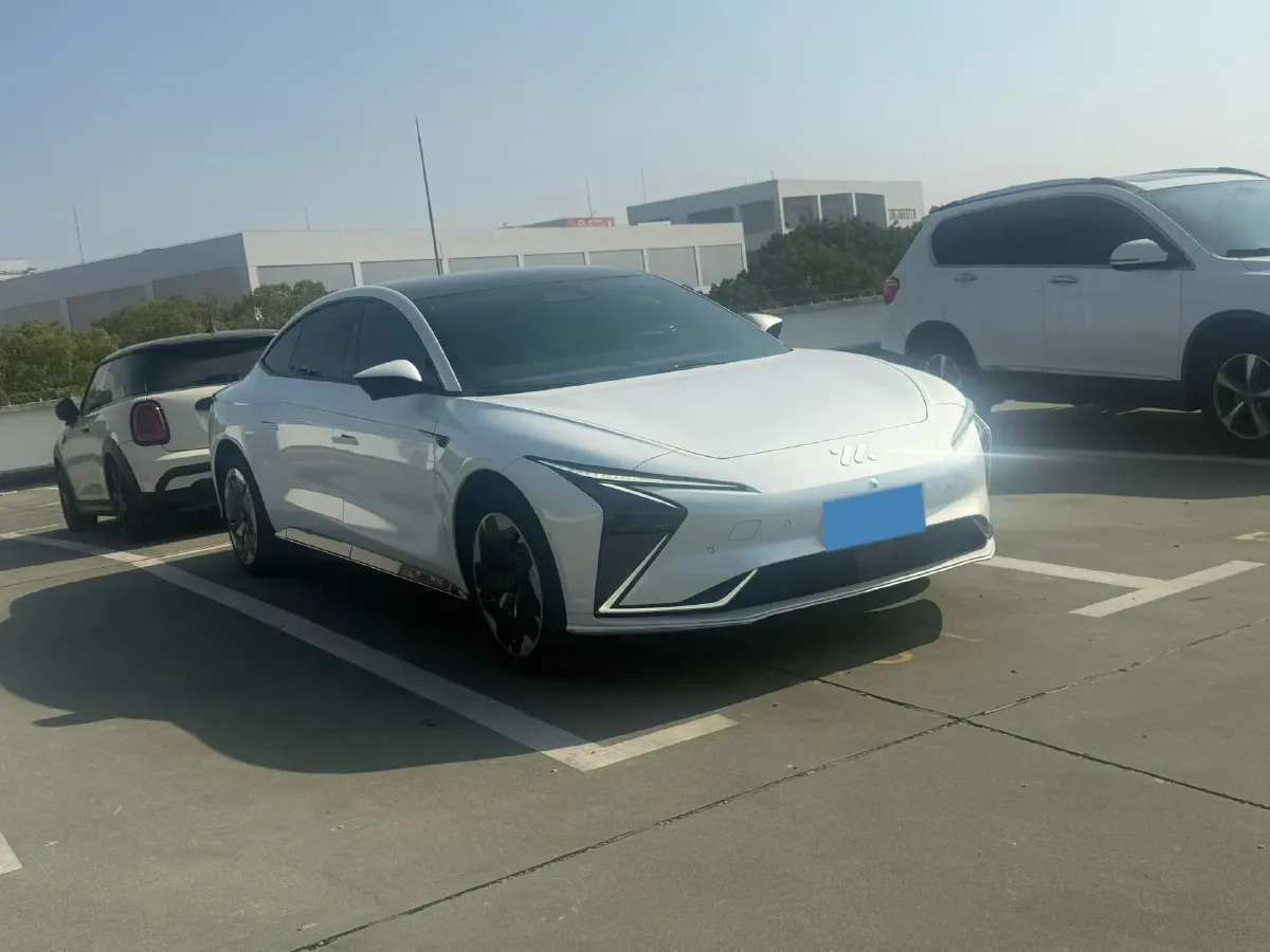 2022 IM L7 BEV 90KWH,autocango,china used car exporter,china ev exporter,chinese used car exporter,chinese used ev exporter