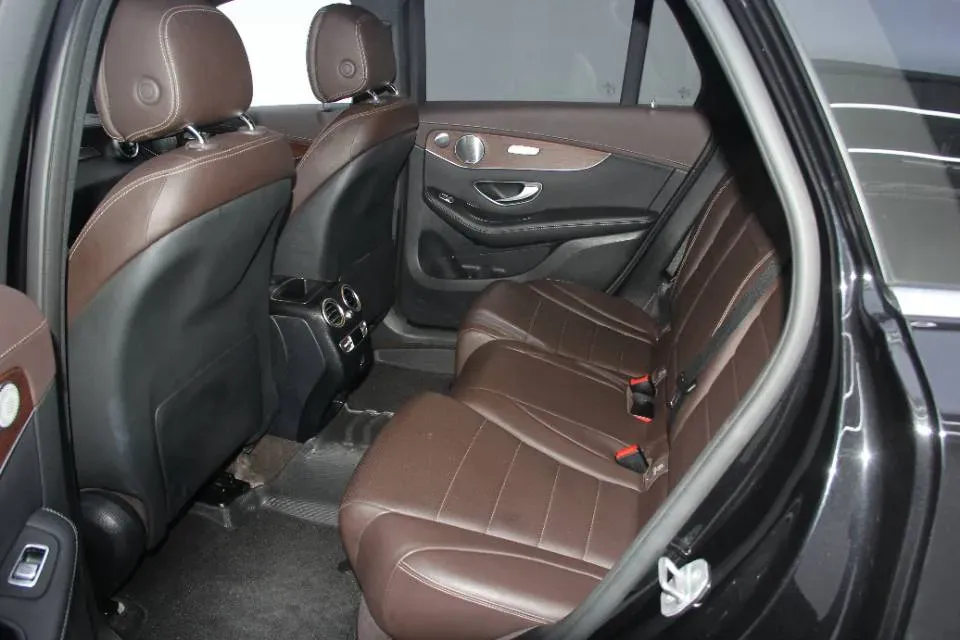 2021 Mercedes-Benz GLC Class 2.0T 258HP L4 9AT,autocango,china used car exporter,china ev exporter,chinese used car exporter,chinese used ev exporter