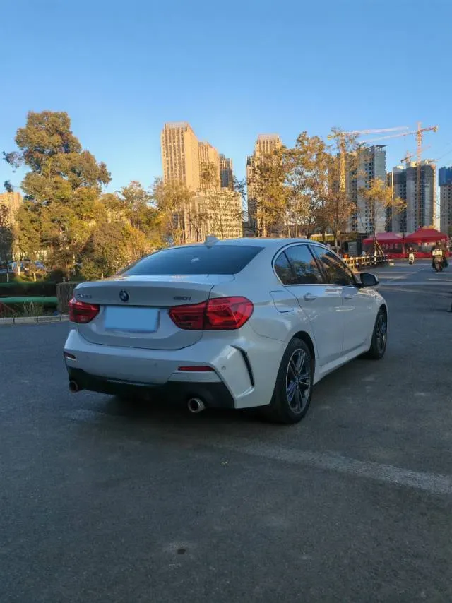 2023 BMW 1 Series 1.5T 136HP L3 7DCT,autocango,china used car exporter,china ev exporter,chinese used car exporter,chinese used ev exporter
