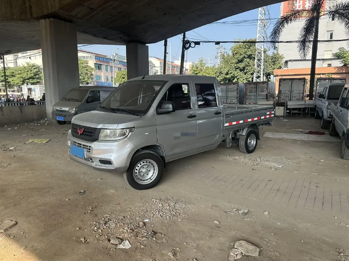 2019 WuLing RongGuang New Truck 1.8L 125HP L4 5MT