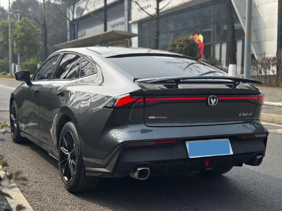 2022 ChangAn UNI-V 1.5T 188HP L4 7DCT,autocango,china used car exporter,china ev exporter,chinese used car exporter,chinese used ev exporter