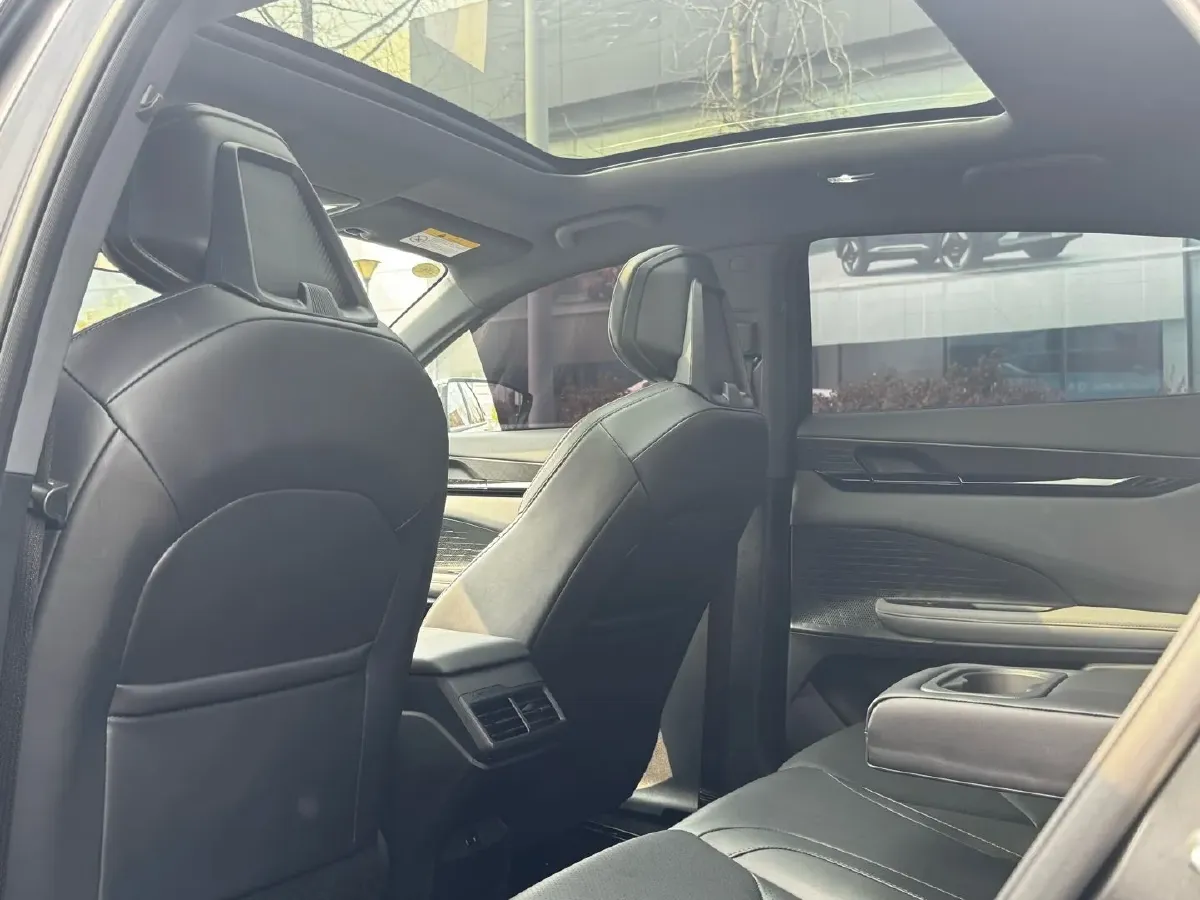 2022 ChangAn UNI-V 1.5T 188HP L4 7DCT,autocango,china used car exporter,china ev exporter,chinese used car exporter,chinese used ev exporter