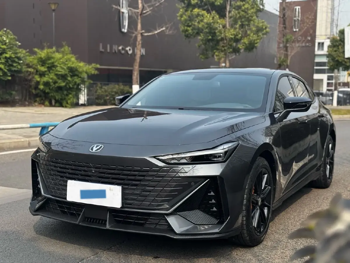 2022 ChangAn UNI-V 1.5T 188HP L4 7DCT