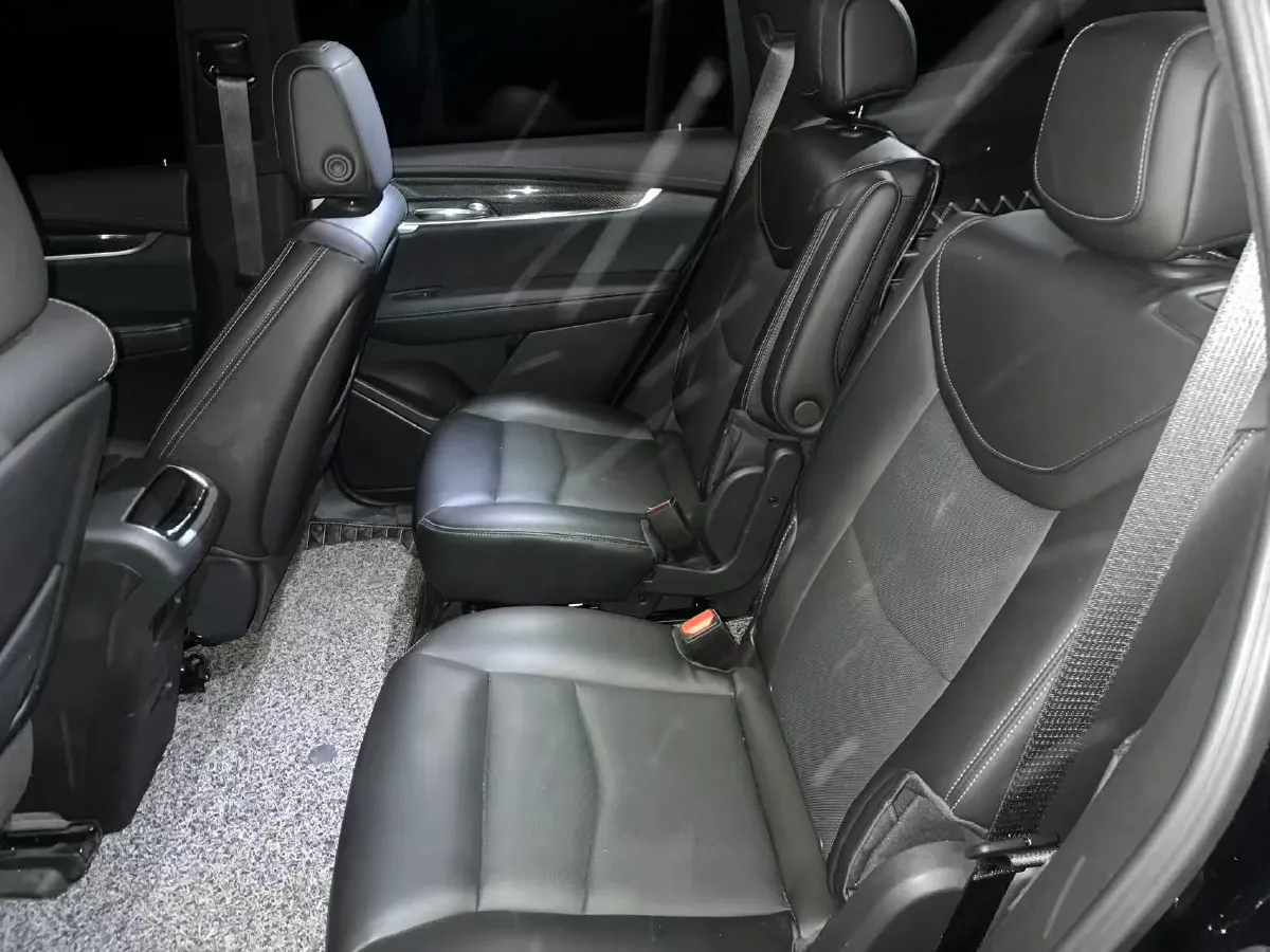 2022 Cadillac XT6 2.0T 237HP L4 9AT,autocango,china used car exporter,china ev exporter,chinese used car exporter,chinese used ev exporter