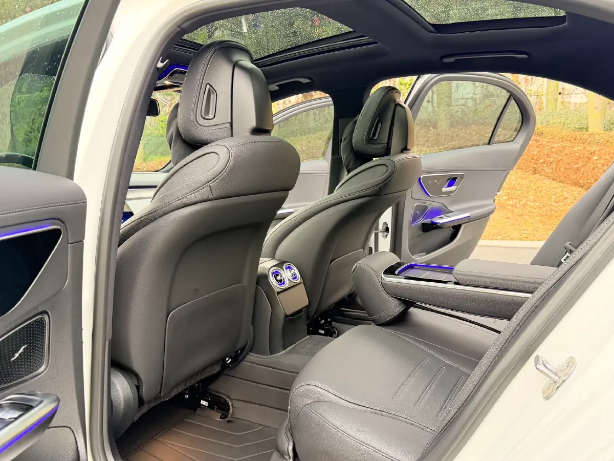 2025 Mercedes-Benz C Class 1.5T 204HP L4 9AT,autocango,china used car exporter,china ev exporter,chinese used car exporter,chinese used ev exporter