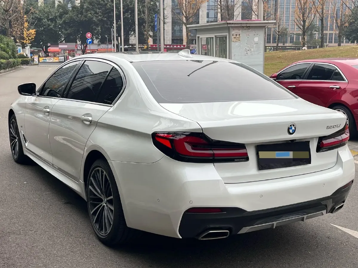 2022 BMW 5 Series 2.0T 252HP L4 8AT,autocango,china used car exporter,china ev exporter,chinese used car exporter,chinese used ev exporter