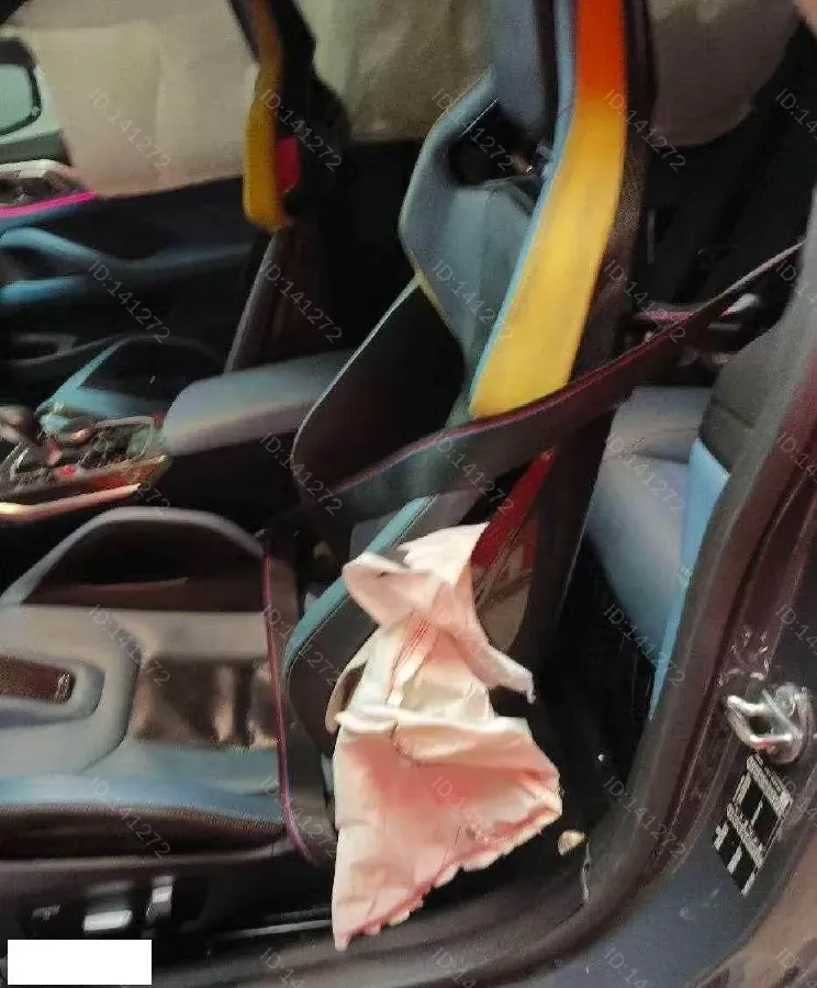 2023 BMW M4 3.0T 510HP L6 8AT,autocango,china used car exporter,china ev exporter,chinese used car exporter,chinese used ev exporter