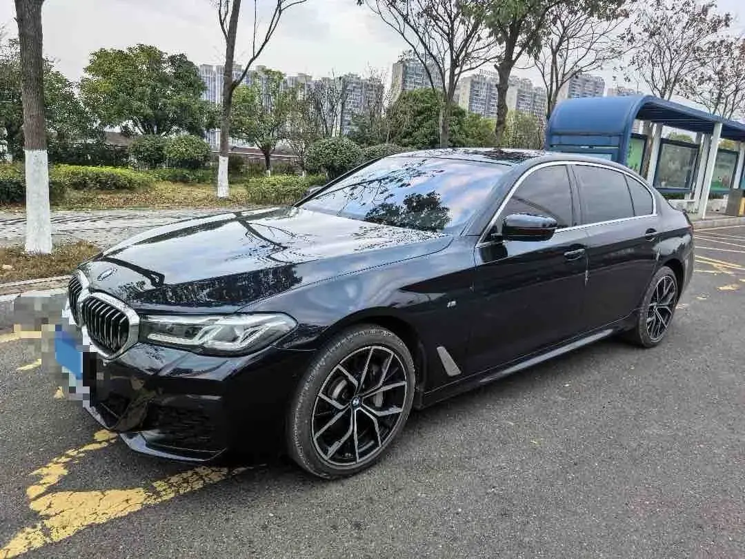 2022 BMW 5 Series 2.0T 252HP L4 8AT