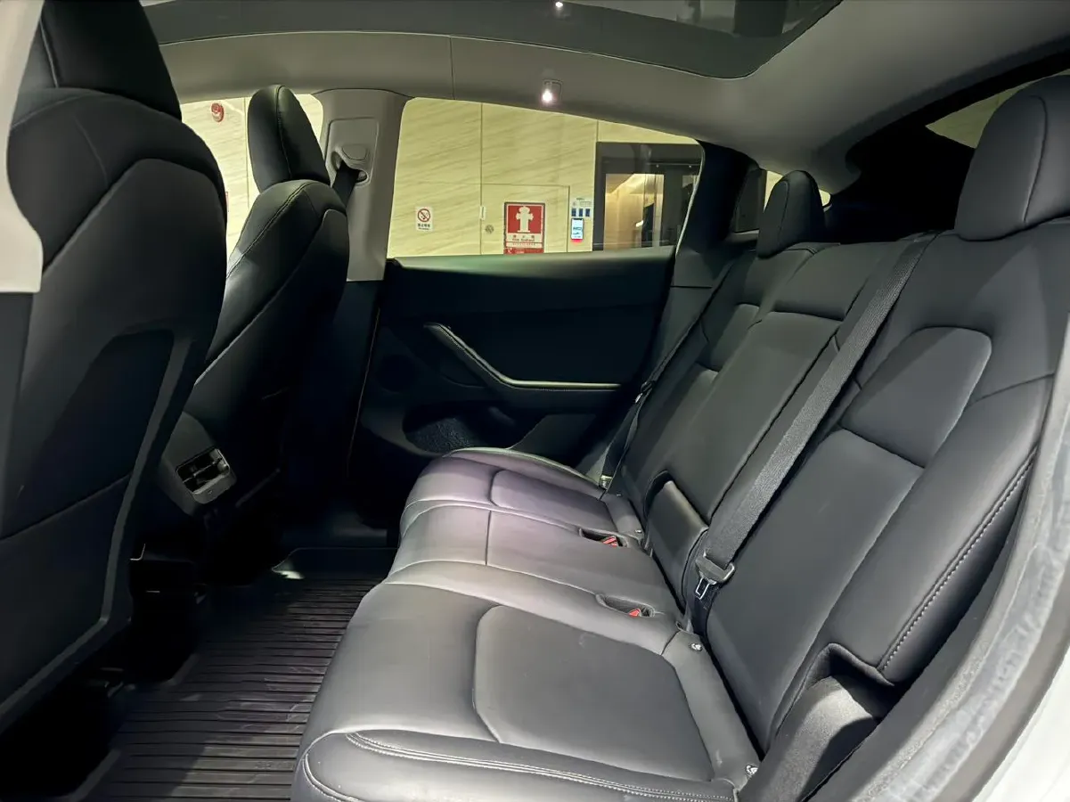 2022 Tesla Model Y BEV 60KWH,autocango,china used car exporter,china ev exporter,chinese used car exporter,chinese used ev exporter