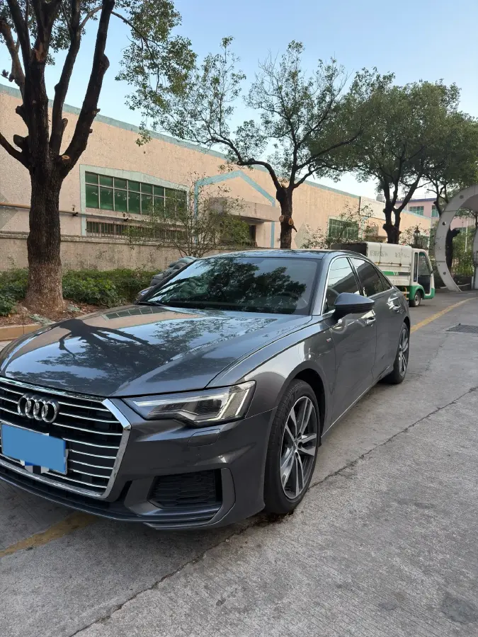 2021 Audi A6L 2.0T 190HP L4 7DCT