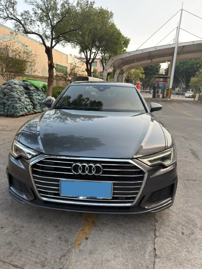 2021 Audi A6L 2.0T 190HP L4 7DCT,autocango,china used car exporter,china ev exporter,chinese used car exporter,chinese used ev exporter