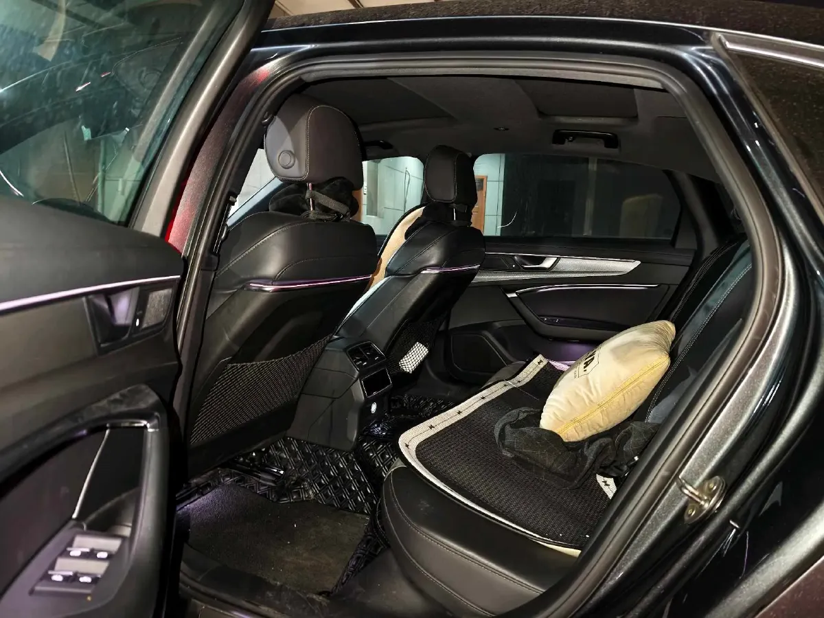 2020 Audi A6L 2.0T 252HP L4 7DCT PHEV 14.1KWH,autocango,china used car exporter,china ev exporter,chinese used car exporter,chinese used ev exporter