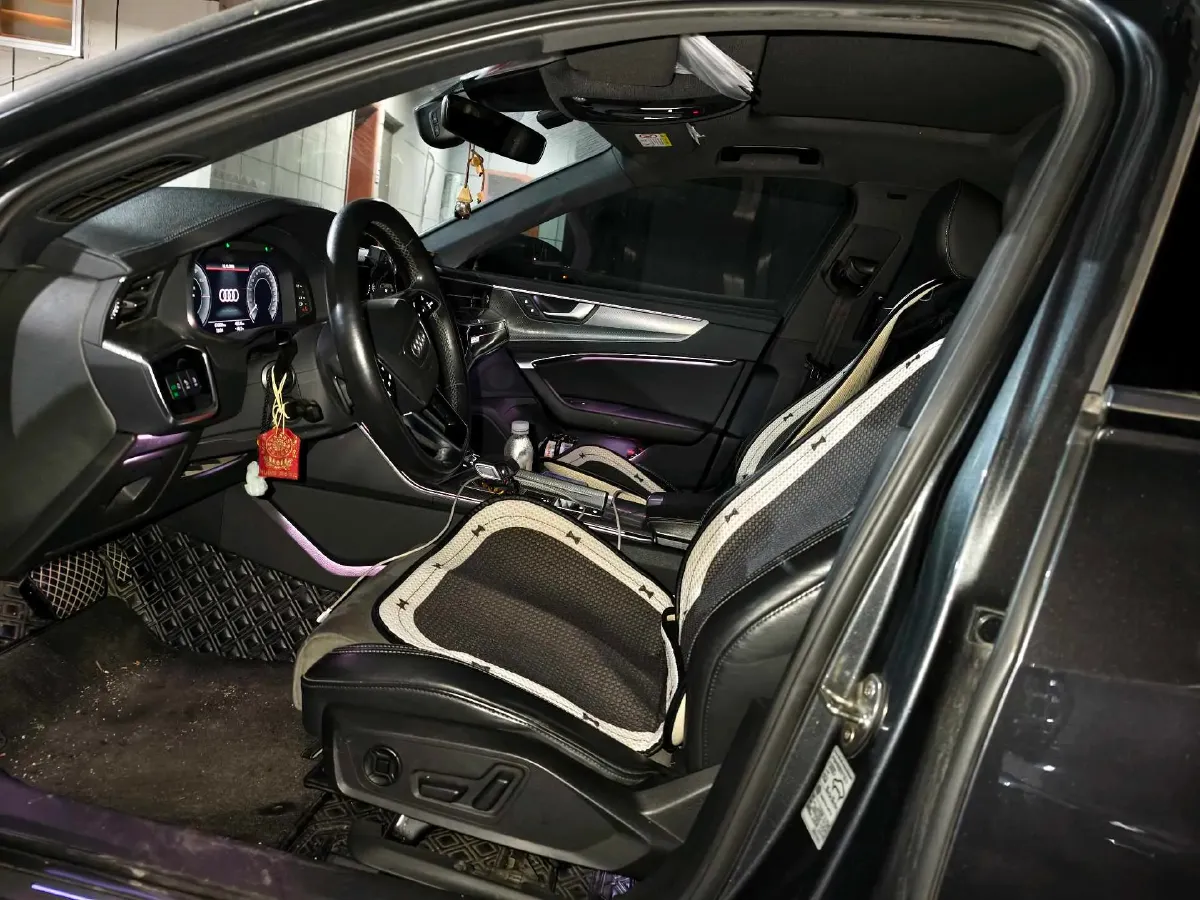 2020 Audi A6L 2.0T 252HP L4 7DCT PHEV 14.1KWH,autocango,china used car exporter,china ev exporter,chinese used car exporter,chinese used ev exporter